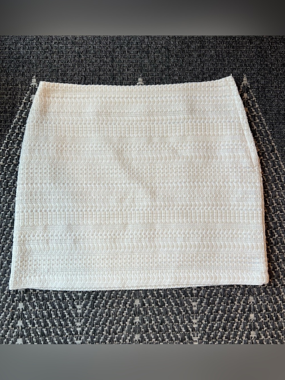 NWOT H&M Brocade Textured Woven Cream Mini Skirt Size 12 Women’s Lined NEW Zip